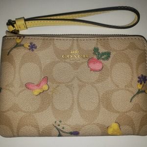 Coach Dreamy Veggies Butterfly Corner Zip Wristlet *Like New*